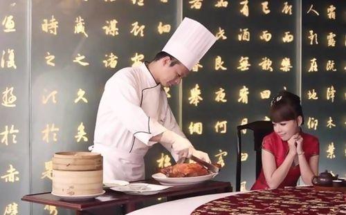 爆料年轻人求佛视频播放,年轻人求佛视频走红网络，信仰的力量引发热议  第1张